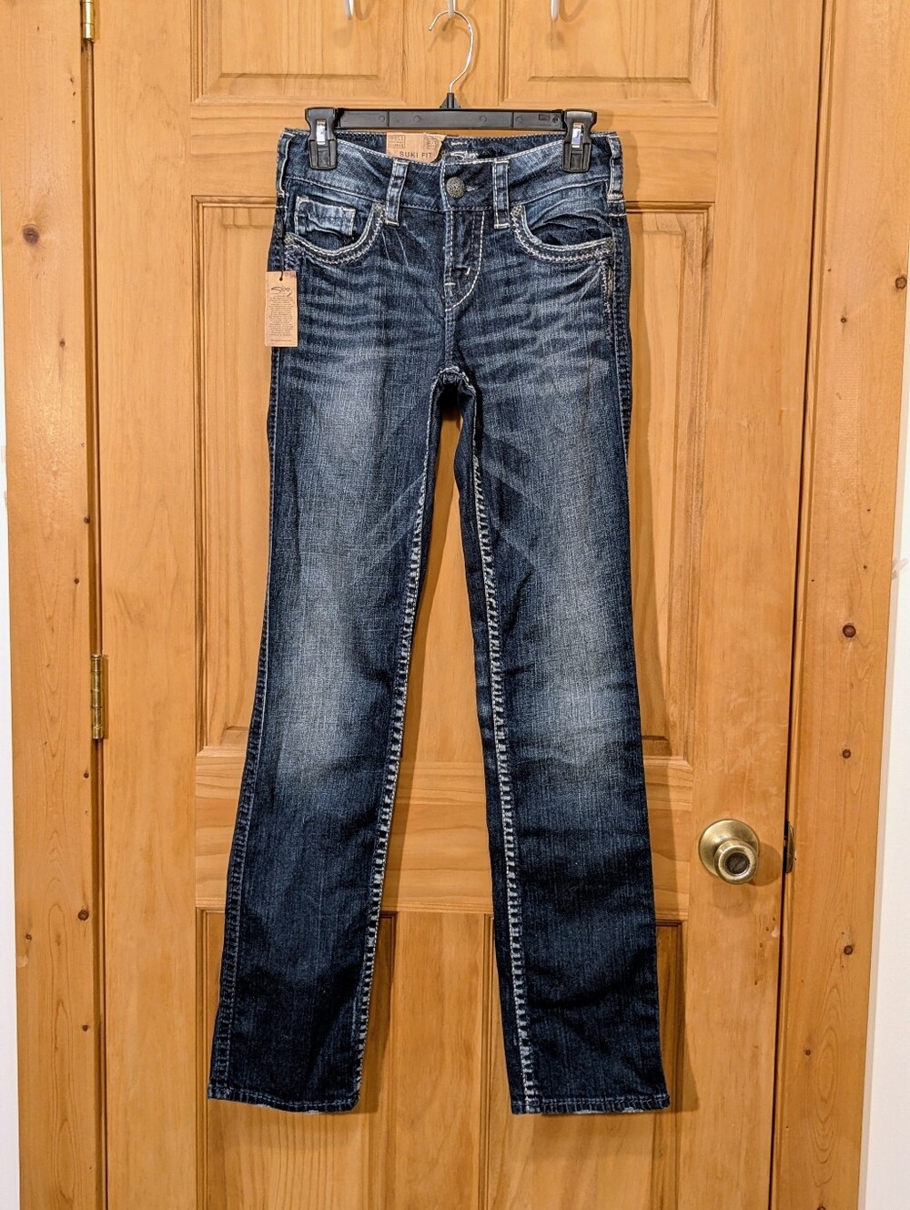 NWT SILVER JEANS Suki Mid Rise Straight Leg Indigo Blue Stitching Denim 25x32
